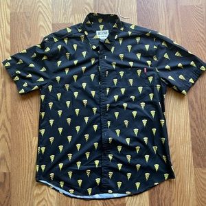 Pizza theme button shirt XL